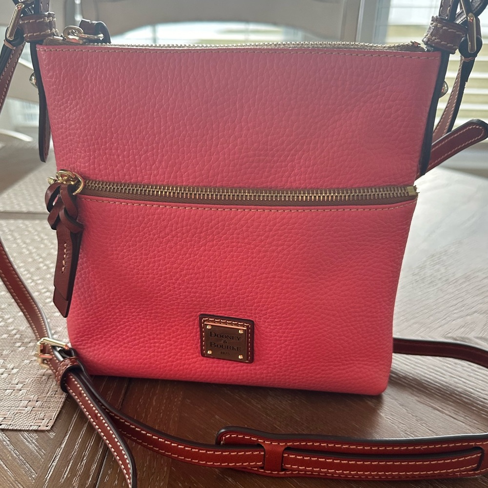 NWOT Dooney & Burke Pebble Grain Crossbody in Pink